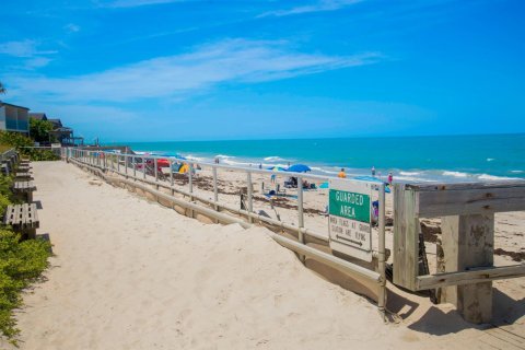 Condo in Vero Beach, Florida, 2 bedrooms № 2173500 - photo 28