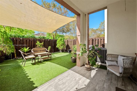 Купить таунхаус в Майами, Флорида 3 спальни, 154.22м2, № 2090030 - фото 22