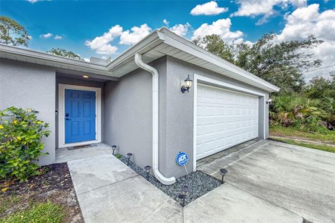 Villa ou maison à vendre à Port Charlotte, Floride: 4 chambres, 171.13 m2 № 2308345 - photo 3