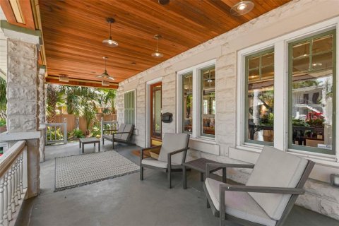 House in Saint Petersburg, Florida 3 bedrooms, 193.7 sq.m. № 1662525 - photo 6