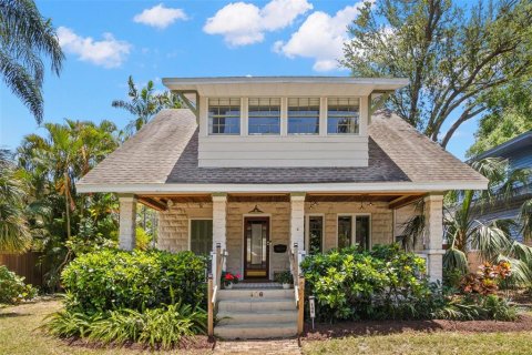 House in Saint Petersburg, Florida 3 bedrooms, 193.7 sq.m. № 1662525 - photo 3