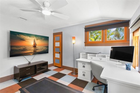 House in Saint Petersburg, Florida 3 bedrooms, 193.7 sq.m. № 1662525 - photo 28