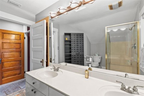 House in Saint Petersburg, Florida 3 bedrooms, 193.7 sq.m. № 1662525 - photo 25