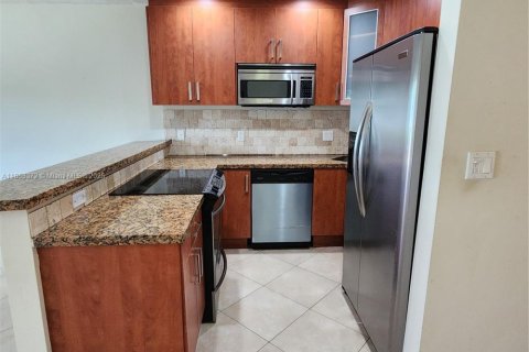 Condo in Fort Lauderdale, Florida, 1 bedroom  № 2086227