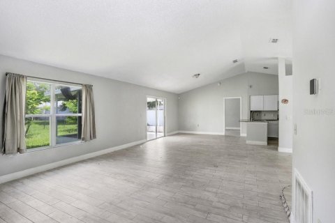 House in Kissimmee, Florida 3 bedrooms, 137.59 sq.m. № 1793343 - photo 4