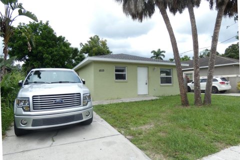 Casa en venta en Sarasota, Florida, 3 dormitorios, 90.58 m2 № 2381178 - foto 2