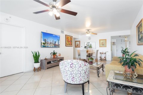 Condo à Pembroke Pines, Floride, 1 chambre  № 2079754