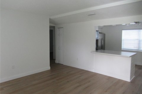 Casa en alquiler en New Port Richey, Florida, 3 dormitorios, 116.41 m2 № 1878166 - foto 2