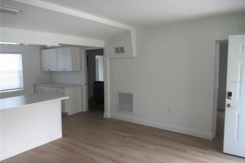 Casa en alquiler en New Port Richey, Florida, 3 dormitorios, 116.41 m2 № 1878166 - foto 3