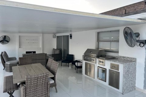 Villa ou maison à vendre à Kissimmee, Floride: 4 chambres, 164.9 m2 № 2144071 - photo 22
