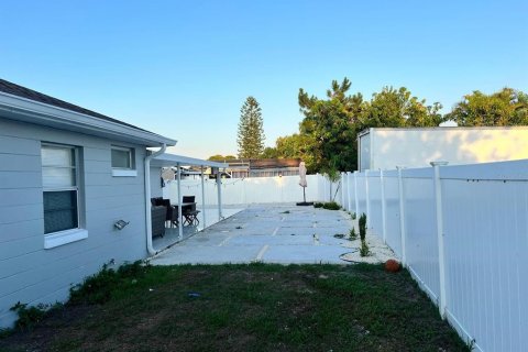 Villa ou maison à vendre à Kissimmee, Floride: 4 chambres, 164.9 m2 № 2144071 - photo 24