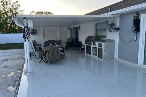 Villa ou maison à vendre à Kissimmee, Floride: 4 chambres, 164.9 m2 № 2144071 - photo 25