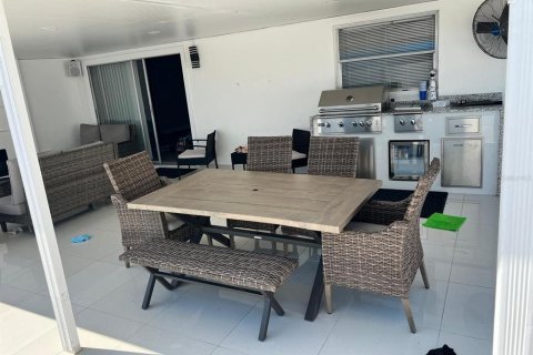 Villa ou maison à vendre à Kissimmee, Floride: 4 chambres, 164.9 m2 № 2144071 - photo 6