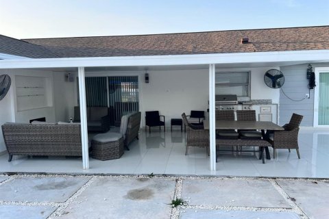 Villa ou maison à vendre à Kissimmee, Floride: 4 chambres, 164.9 m2 № 2144071 - photo 30