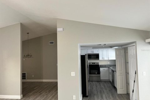 Villa ou maison à vendre à Kissimmee, Floride: 4 chambres, 164.9 m2 № 2144071 - photo 18
