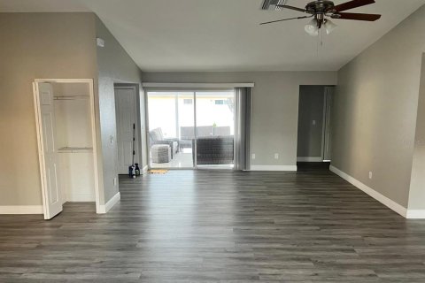 Villa ou maison à vendre à Kissimmee, Floride: 4 chambres, 164.9 m2 № 2144071 - photo 8