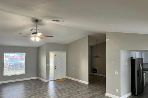 Villa ou maison à vendre à Kissimmee, Floride: 4 chambres, 164.9 m2 № 2144071 - photo 15
