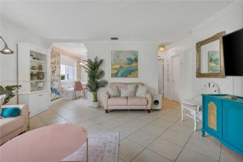 Casa en venta en Hollywood, Florida, 2 dormitorios, 80.82 m2 № 1993357 - foto 14