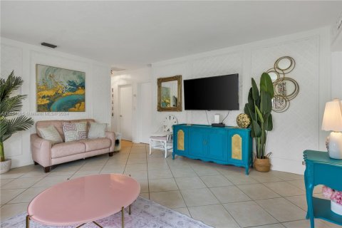 Casa en venta en Hollywood, Florida, 2 dormitorios, 80.82 m2 № 1993357 - foto 17