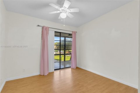 Copropriété à vendre à Tamarac, Floride: 2 chambres, 76.18 m2 № 1987596 - photo 13