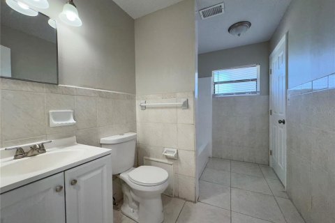 House in Orlando, Florida 3 bedrooms, 165.55 sq.m. № 2232097 - photo 15