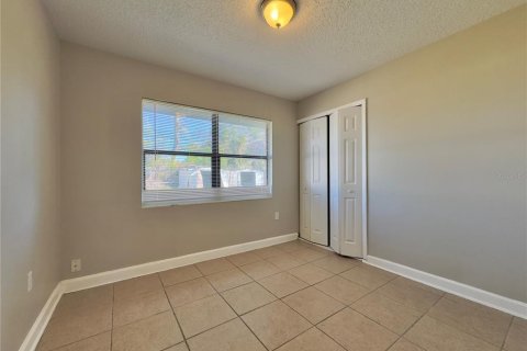 House in Orlando, Florida 3 bedrooms, 165.55 sq.m. № 2232097 - photo 14