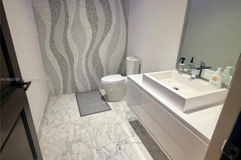 Снять в аренду кондоминиум в Авентура, Флорида 4 спальни, 305.65м2, № 2005892 - фото 8