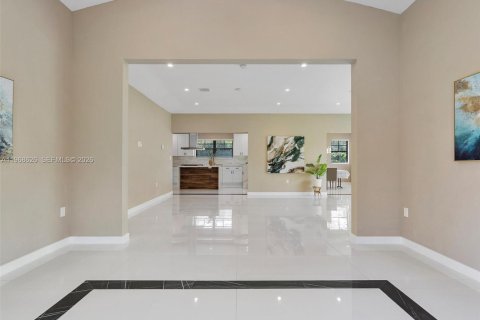 Villa ou maison à louer à Miami Beach, Floride: 3 chambres, 249.35 m2 № 2031621 - photo 3