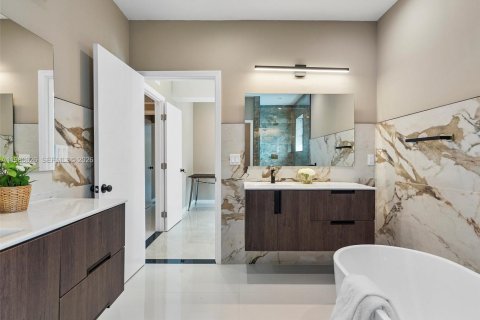 Villa ou maison à louer à Miami Beach, Floride: 3 chambres, 249.35 m2 № 2031621 - photo 12