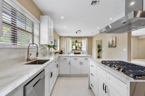 Villa ou maison à louer à Miami Beach, Floride: 3 chambres, 249.35 m2 № 2031621 - photo 6