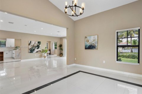 Villa ou maison à louer à Miami Beach, Floride: 3 chambres, 249.35 m2 № 2031621 - photo 4