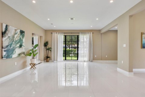 Villa ou maison à louer à Miami Beach, Floride: 3 chambres, 249.35 m2 № 2031621 - photo 9