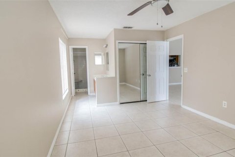 Condominio en alquiler en Orlando, Florida, 2 dormitorios, 81.2 m2 № 1910294 - foto 11