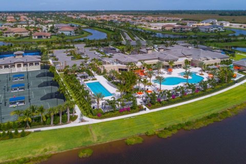 Снять в аренду виллу или дом в Делрей-Бич, Флорида 5 спален, 373.65м2, № 1162821 - фото 1