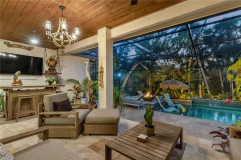 House in New Smyrna Beach, Florida 5 bedrooms, 279.82 sq.m. № 2121243 - photo 17