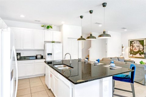 House in Kissimmee, Florida 10 bedrooms, 397.16 sq.m. № 1553177 - photo 3