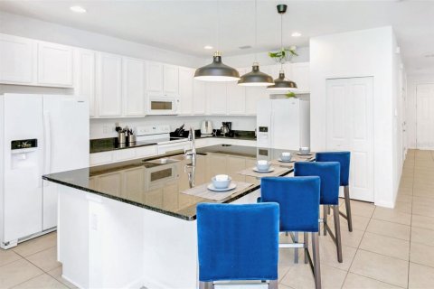 House in Kissimmee, Florida 10 bedrooms, 397.16 sq.m. № 1553177 - photo 4