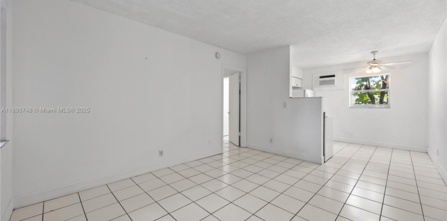 Apartment in Fort Lauderdale, Florida 1 bedroom, 65.03 sq.m. № 1944894