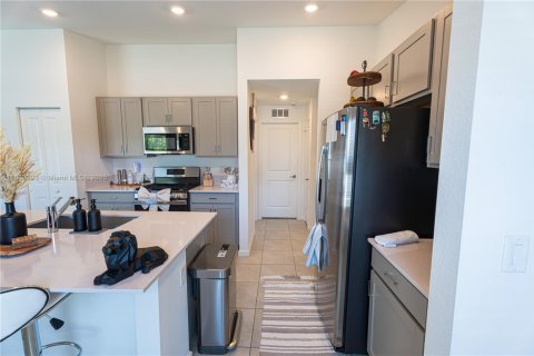 Villa ou maison à louer à Port St. Lucie, Floride: 3 chambres, 134.8 m2 № 1930453 - photo 10