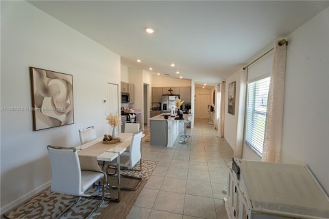 Villa ou maison à louer à Port St. Lucie, Floride: 3 chambres, 134.8 m2 № 1930453 - photo 12