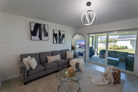 Villa ou maison à louer à Port St. Lucie, Floride: 3 chambres, 134.8 m2 № 1930453 - photo 15