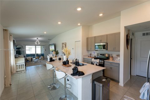Villa ou maison à louer à Port St. Lucie, Floride: 3 chambres, 134.8 m2 № 1930453 - photo 7