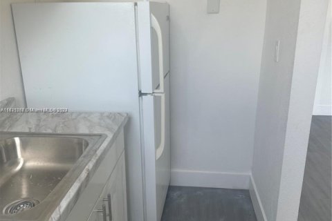 Villa ou maison à louer à Miami, Floride: 983.28 m2 № 1748690 - photo 1