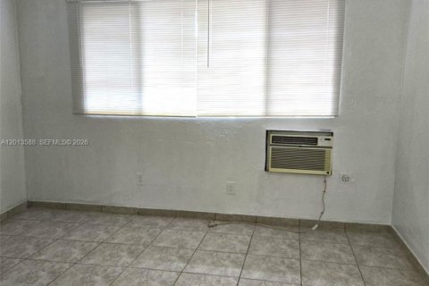 Propiedad comercial en alquiler en West Park, Florida, 1 dormitorio № 2075857 - foto 4