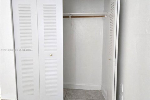 Propiedad comercial en alquiler en West Park, Florida, 1 dormitorio № 2075857 - foto 5