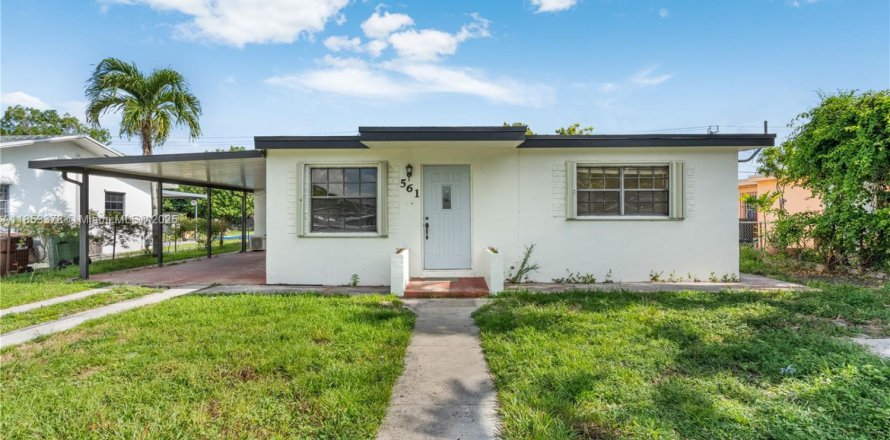 Casa en Hialeah, Florida 4 dormitorios, 148.64 m2 № 1877734