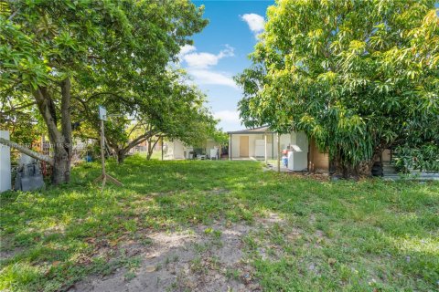 Casa en venta en Hialeah, Florida, 4 dormitorios, 148.64 m2 № 1877734 - foto 23