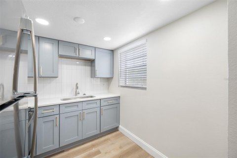 Apartamento en alquiler en Tampa, Florida, 1 dormitorio, 60.39 m2 № 1681371 - foto 3
