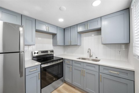 Apartamento en alquiler en Tampa, Florida, 1 dormitorio, 60.39 m2 № 1681371 - foto 2