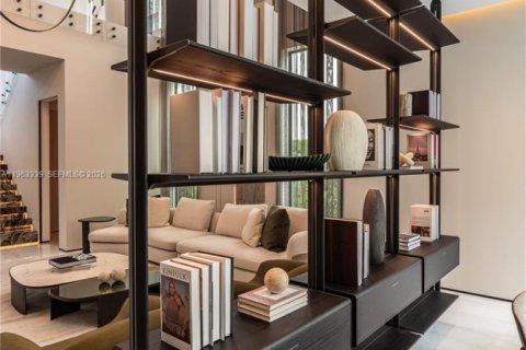 Купить виллу или дом в Дорал, Флорида 5 спален, 377.83м2, № 2025794 - фото 15